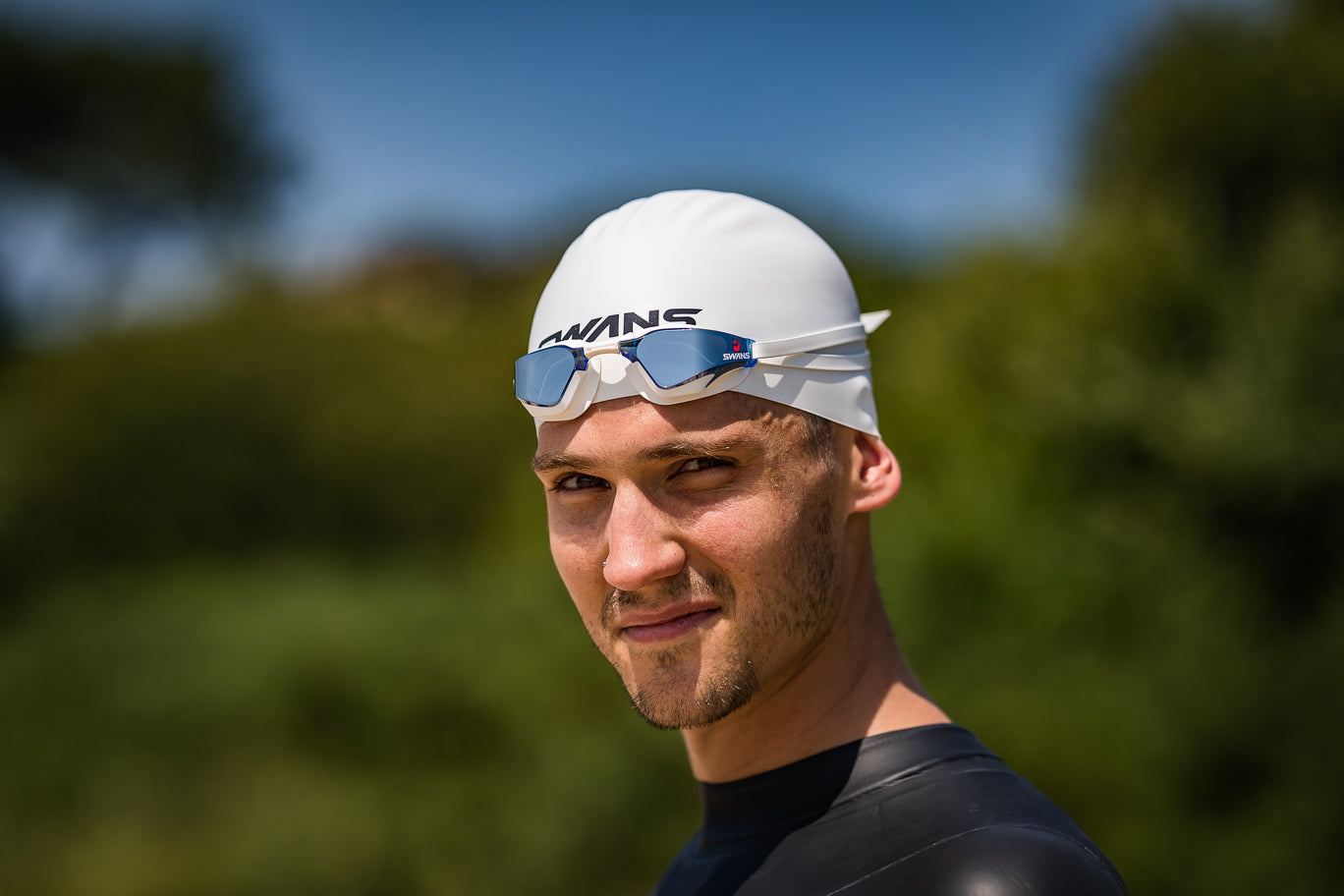 Decoding Swim Goggles: Polarized, Mirrored, and Photochromic Explained